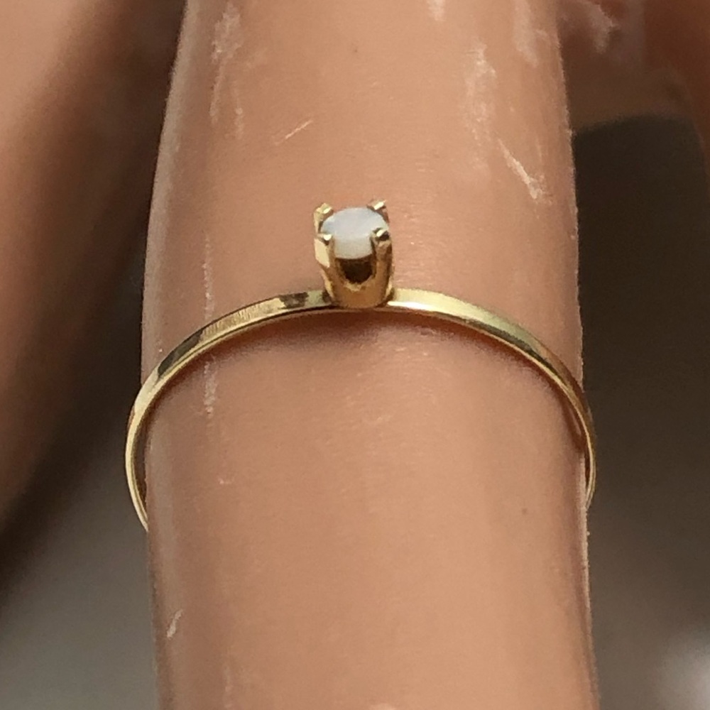 Vintage 14K 0.34 Grams Solid Yellow Gold Pearl Skinny Ring, Size 5